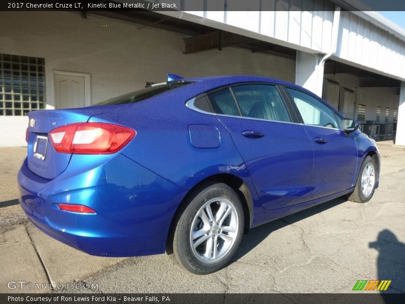 Kinetic Blue Metallic / Jet Black 2017 Chevrolet Cruze LT