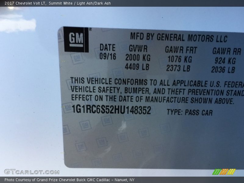 Summit White / Light Ash/Dark Ash 2017 Chevrolet Volt LT