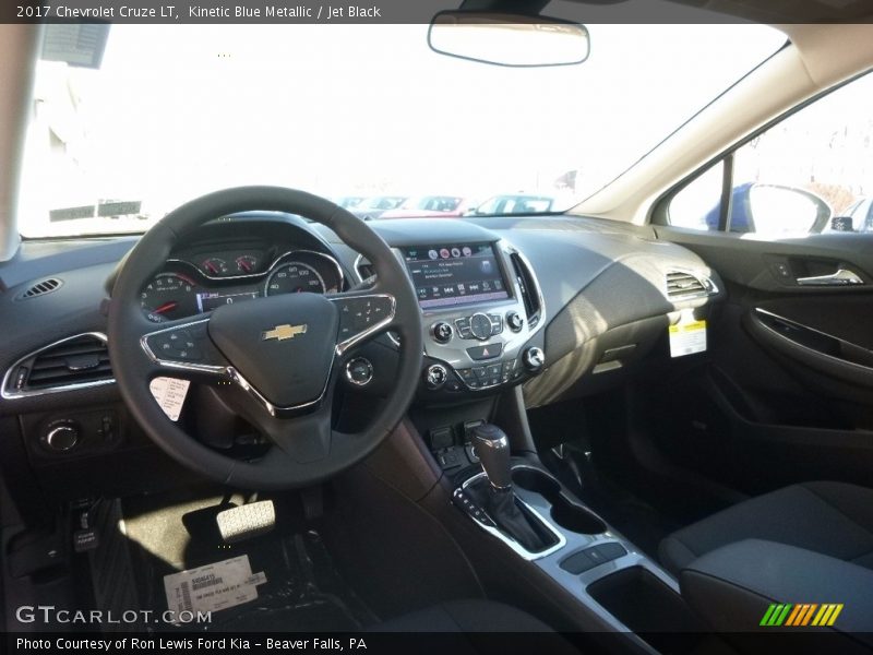 Kinetic Blue Metallic / Jet Black 2017 Chevrolet Cruze LT