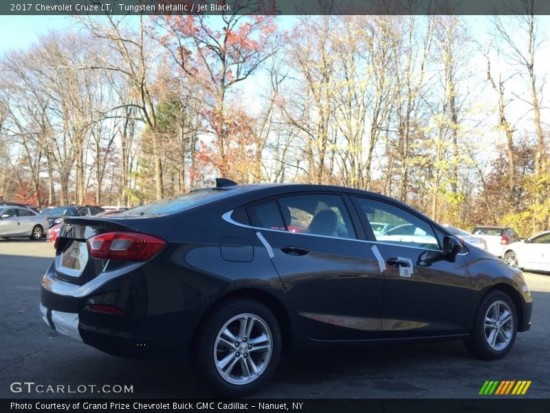 Tungsten Metallic / Jet Black 2017 Chevrolet Cruze LT