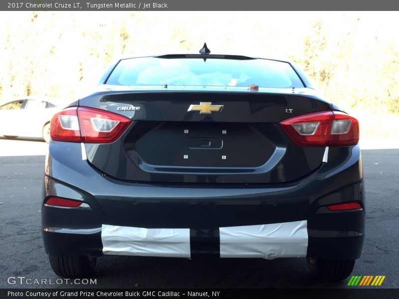Tungsten Metallic / Jet Black 2017 Chevrolet Cruze LT
