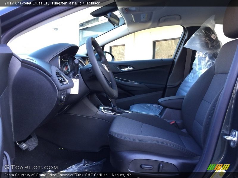 Tungsten Metallic / Jet Black 2017 Chevrolet Cruze LT