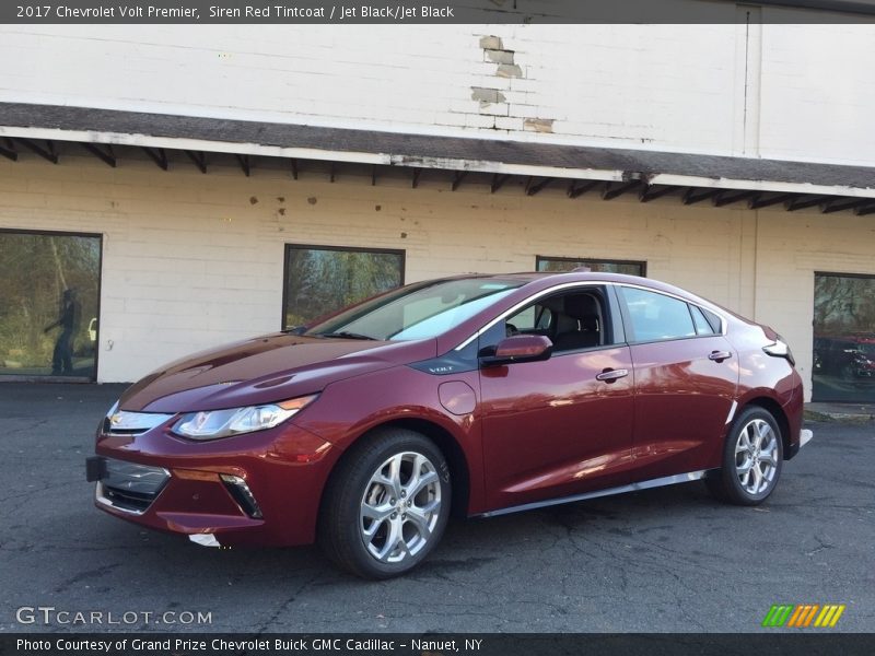 Front 3/4 View of 2017 Volt Premier