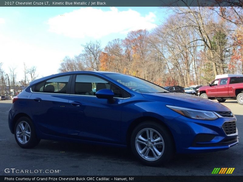 Kinetic Blue Metallic / Jet Black 2017 Chevrolet Cruze LT