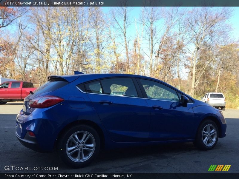 Kinetic Blue Metallic / Jet Black 2017 Chevrolet Cruze LT