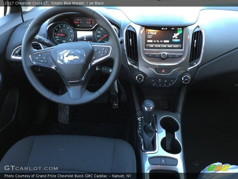 Kinetic Blue Metallic / Jet Black 2017 Chevrolet Cruze LT