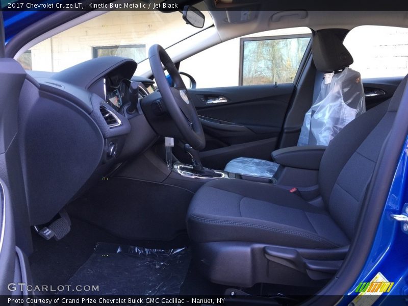 Kinetic Blue Metallic / Jet Black 2017 Chevrolet Cruze LT