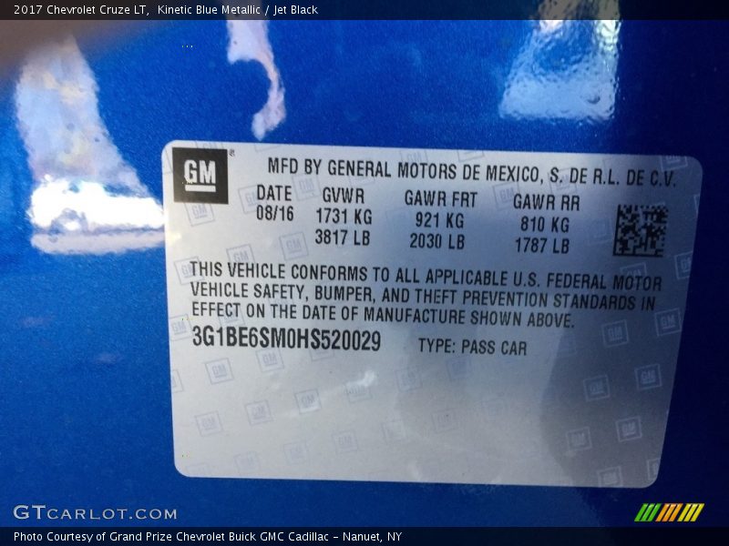 Kinetic Blue Metallic / Jet Black 2017 Chevrolet Cruze LT