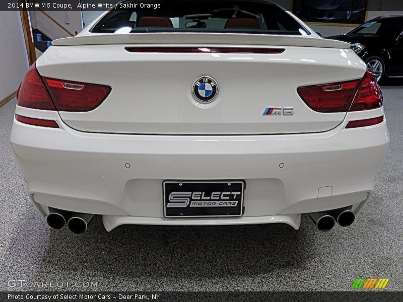 Alpine White / Sakhir Orange 2014 BMW M6 Coupe