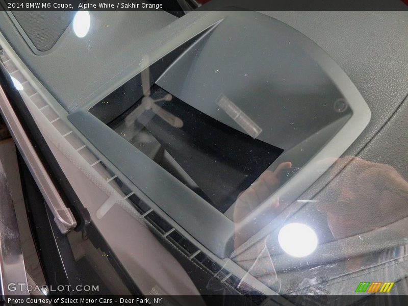 Alpine White / Sakhir Orange 2014 BMW M6 Coupe