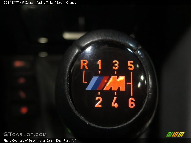 Alpine White / Sakhir Orange 2014 BMW M6 Coupe