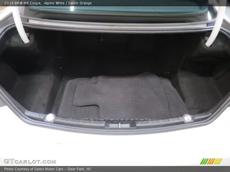 Alpine White / Sakhir Orange 2014 BMW M6 Coupe