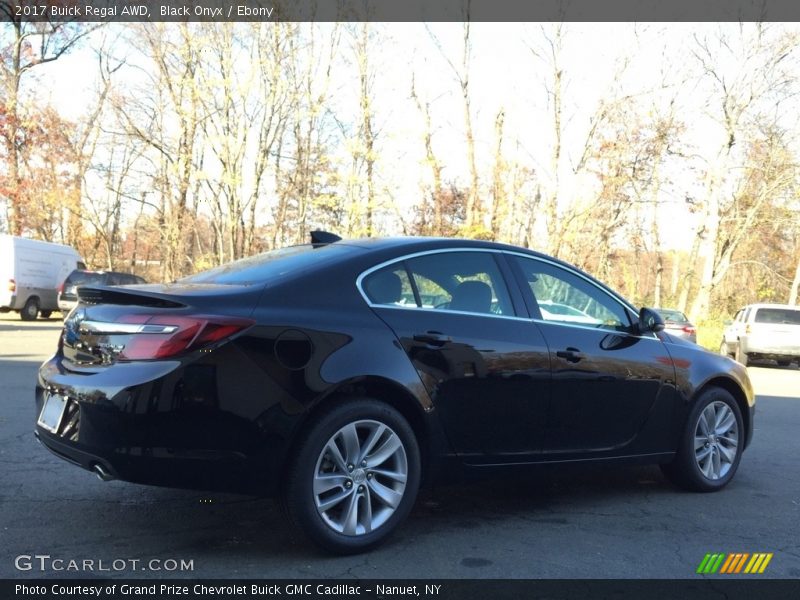 Black Onyx / Ebony 2017 Buick Regal AWD