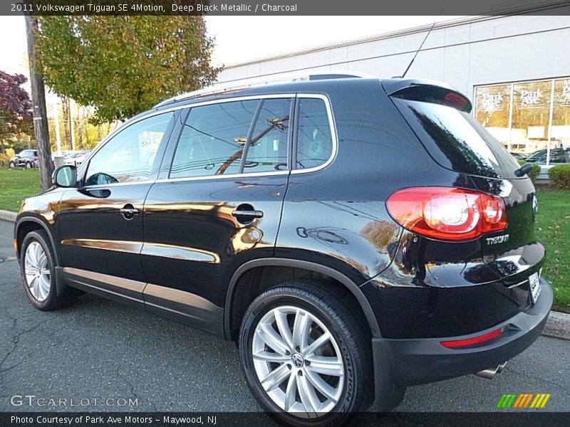 Deep Black Metallic / Charcoal 2011 Volkswagen Tiguan SE 4Motion