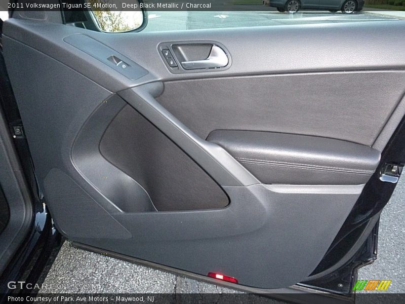 Deep Black Metallic / Charcoal 2011 Volkswagen Tiguan SE 4Motion