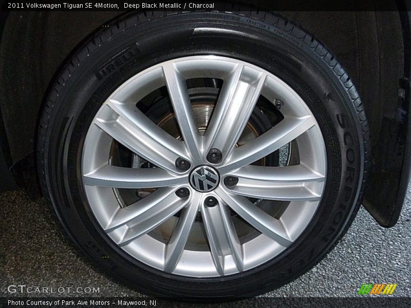 Deep Black Metallic / Charcoal 2011 Volkswagen Tiguan SE 4Motion