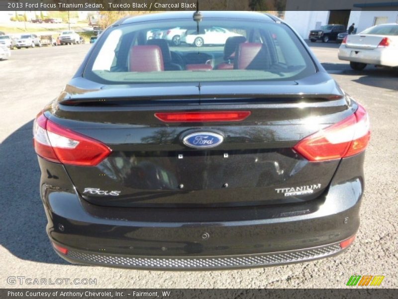 Tuxedo Black / Charcoal Black 2013 Ford Focus Titanium Sedan