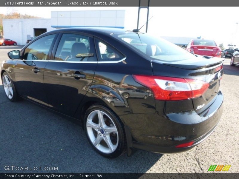 Tuxedo Black / Charcoal Black 2013 Ford Focus Titanium Sedan