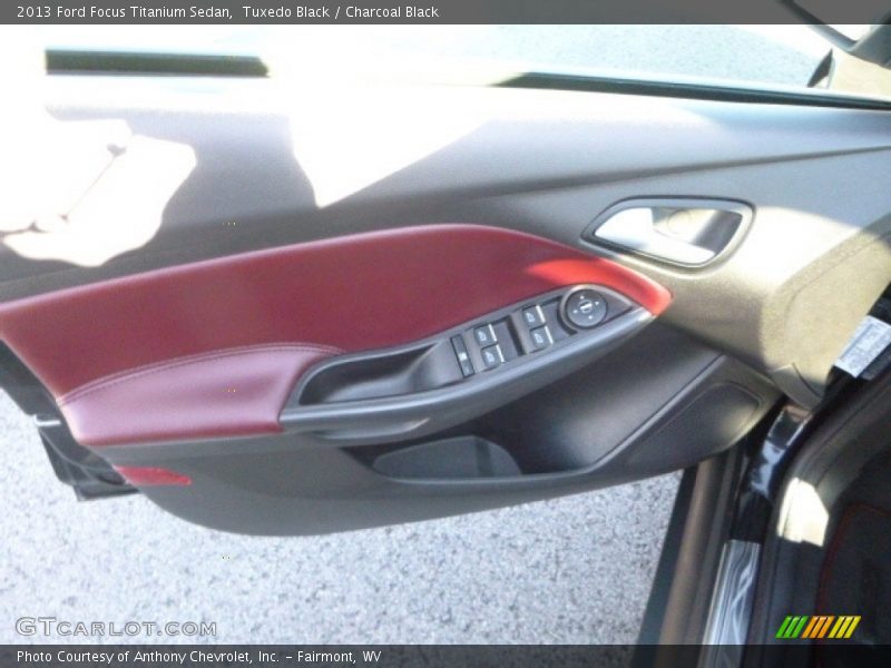 Tuxedo Black / Charcoal Black 2013 Ford Focus Titanium Sedan