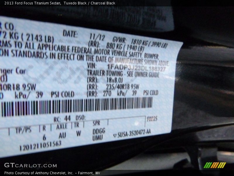 Tuxedo Black / Charcoal Black 2013 Ford Focus Titanium Sedan