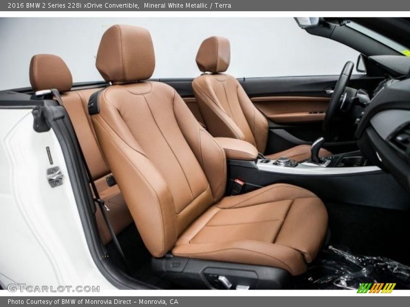 Front Seat of 2016 2 Series 228i xDrive Convertible