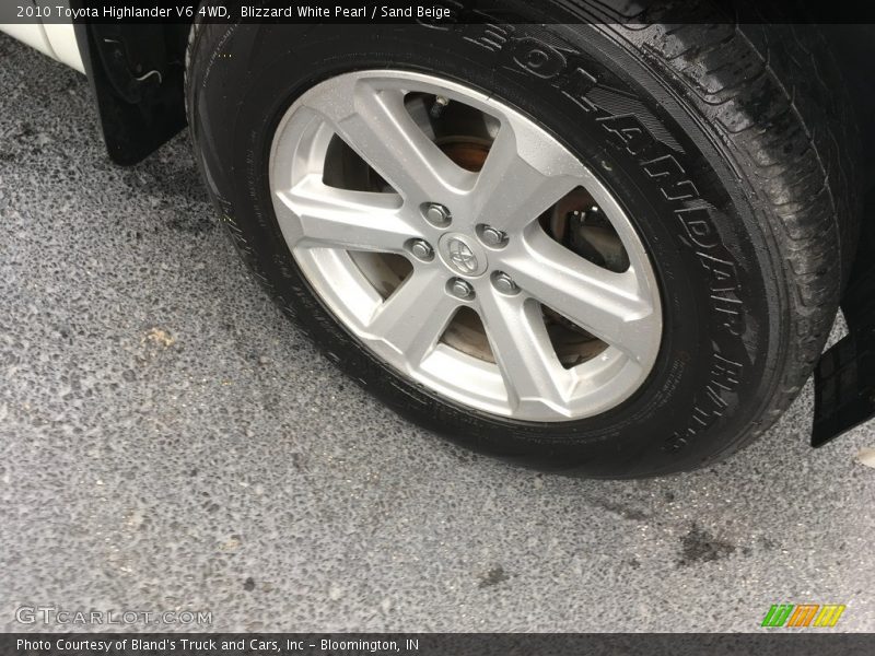 Blizzard White Pearl / Sand Beige 2010 Toyota Highlander V6 4WD