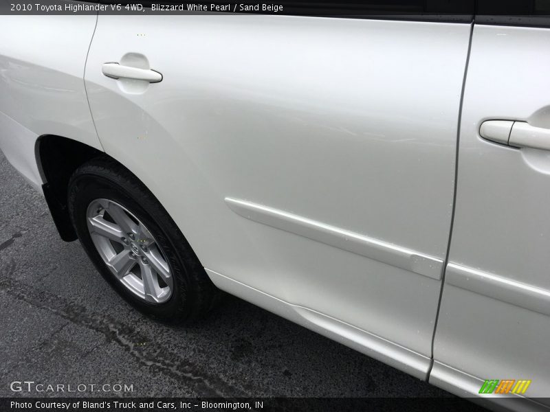 Blizzard White Pearl / Sand Beige 2010 Toyota Highlander V6 4WD