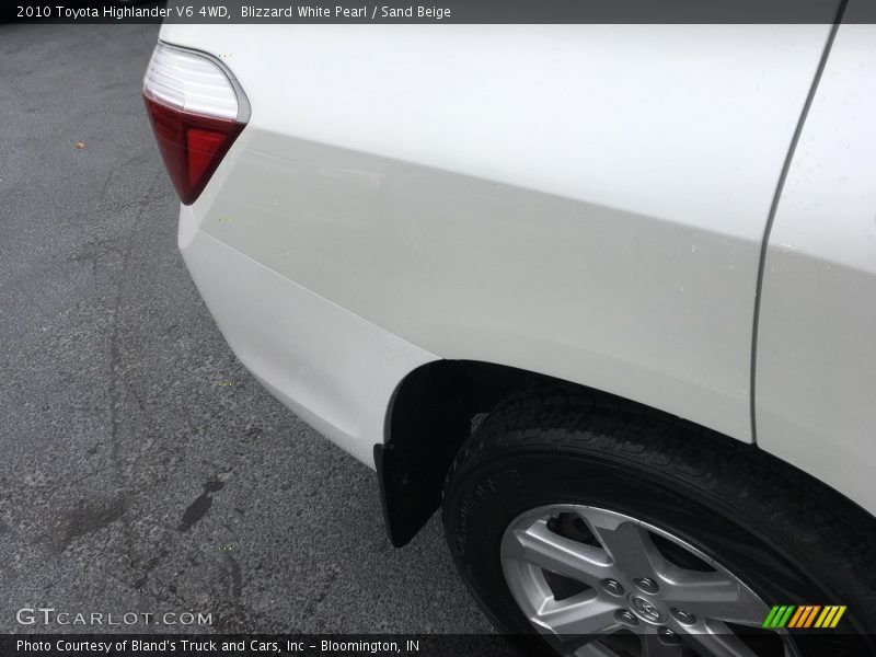 Blizzard White Pearl / Sand Beige 2010 Toyota Highlander V6 4WD