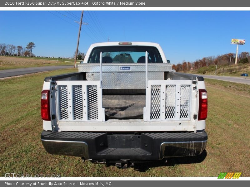 Oxford White / Medium Stone 2010 Ford F250 Super Duty XL SuperCab 4x4