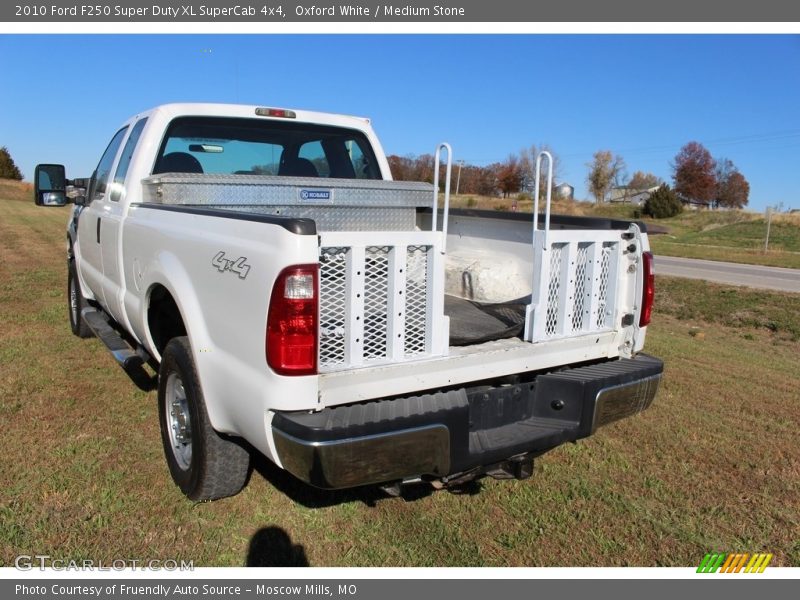 Oxford White / Medium Stone 2010 Ford F250 Super Duty XL SuperCab 4x4