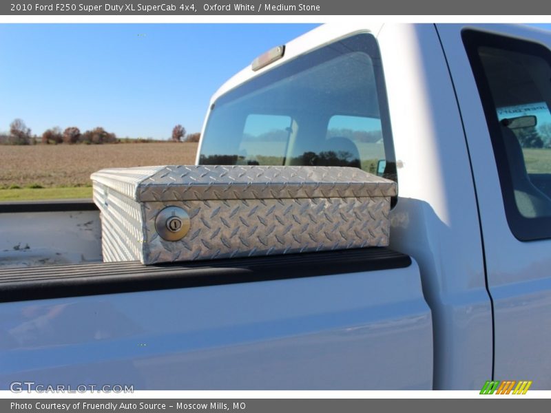 Oxford White / Medium Stone 2010 Ford F250 Super Duty XL SuperCab 4x4
