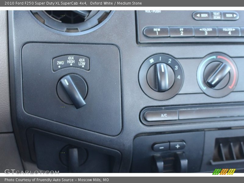 Oxford White / Medium Stone 2010 Ford F250 Super Duty XL SuperCab 4x4