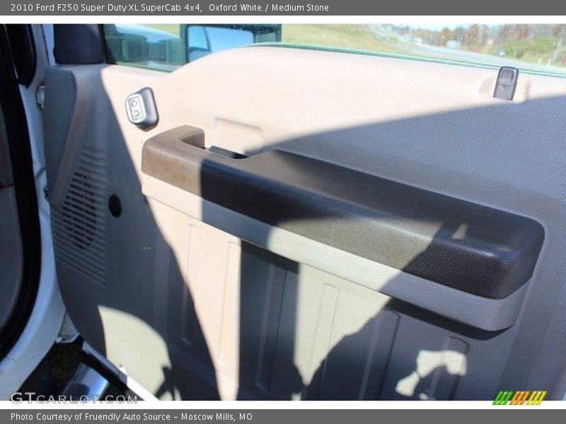 Oxford White / Medium Stone 2010 Ford F250 Super Duty XL SuperCab 4x4