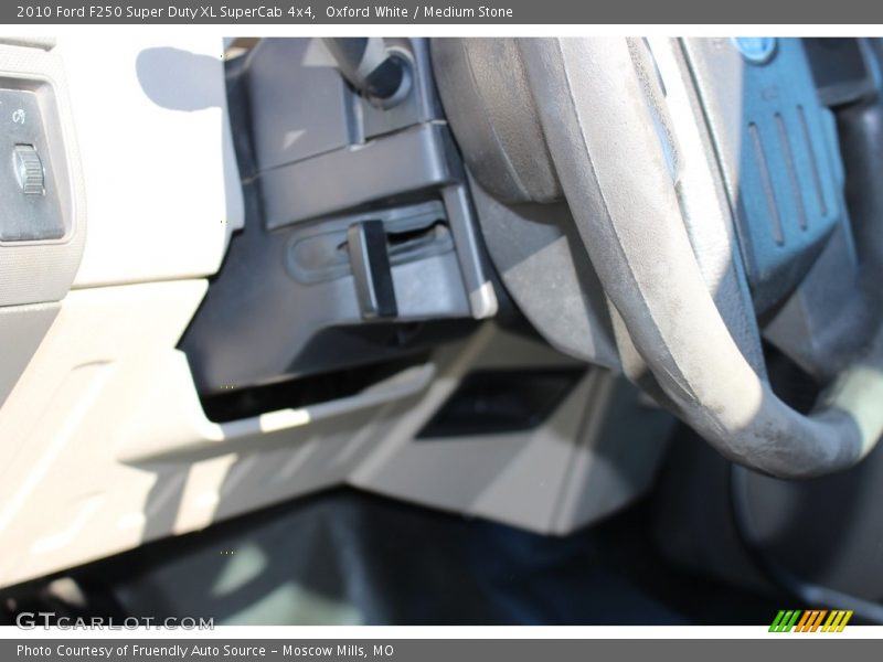 Oxford White / Medium Stone 2010 Ford F250 Super Duty XL SuperCab 4x4
