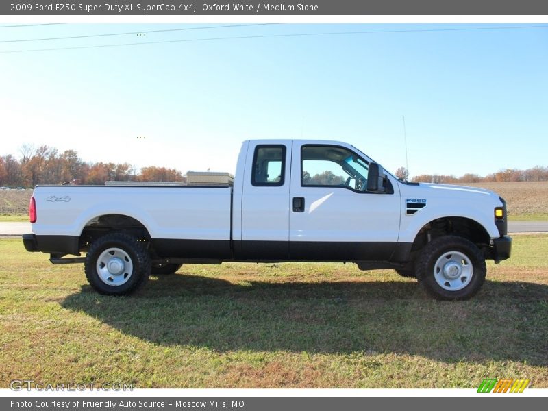 Oxford White / Medium Stone 2009 Ford F250 Super Duty XL SuperCab 4x4