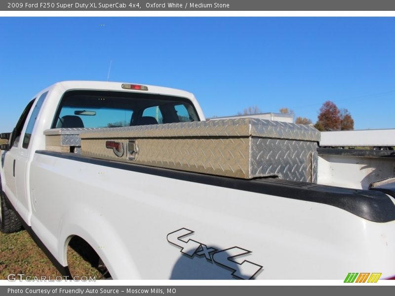 Oxford White / Medium Stone 2009 Ford F250 Super Duty XL SuperCab 4x4