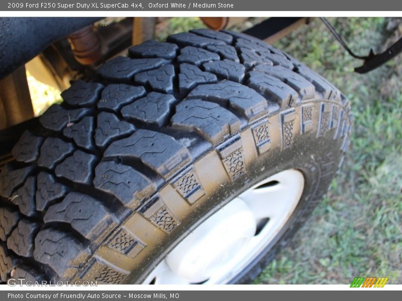Oxford White / Medium Stone 2009 Ford F250 Super Duty XL SuperCab 4x4