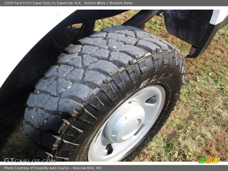 Oxford White / Medium Stone 2009 Ford F250 Super Duty XL SuperCab 4x4