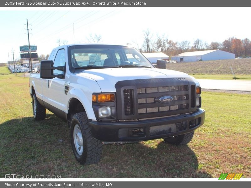 Oxford White / Medium Stone 2009 Ford F250 Super Duty XL SuperCab 4x4