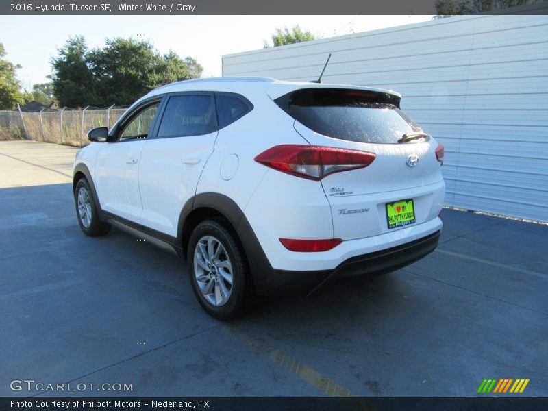 Winter White / Gray 2016 Hyundai Tucson SE