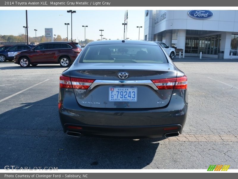 Magnetic Gray Metallic / Light Gray 2014 Toyota Avalon XLE
