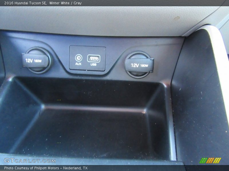 Winter White / Gray 2016 Hyundai Tucson SE