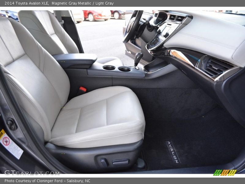 Magnetic Gray Metallic / Light Gray 2014 Toyota Avalon XLE