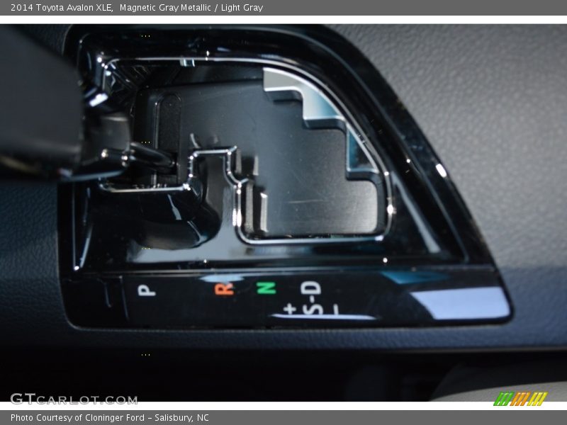 Magnetic Gray Metallic / Light Gray 2014 Toyota Avalon XLE