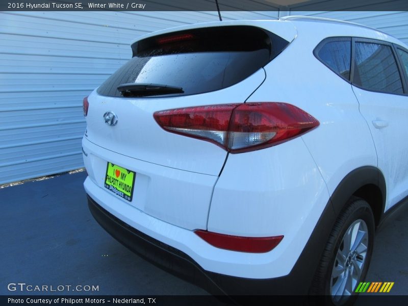 Winter White / Gray 2016 Hyundai Tucson SE