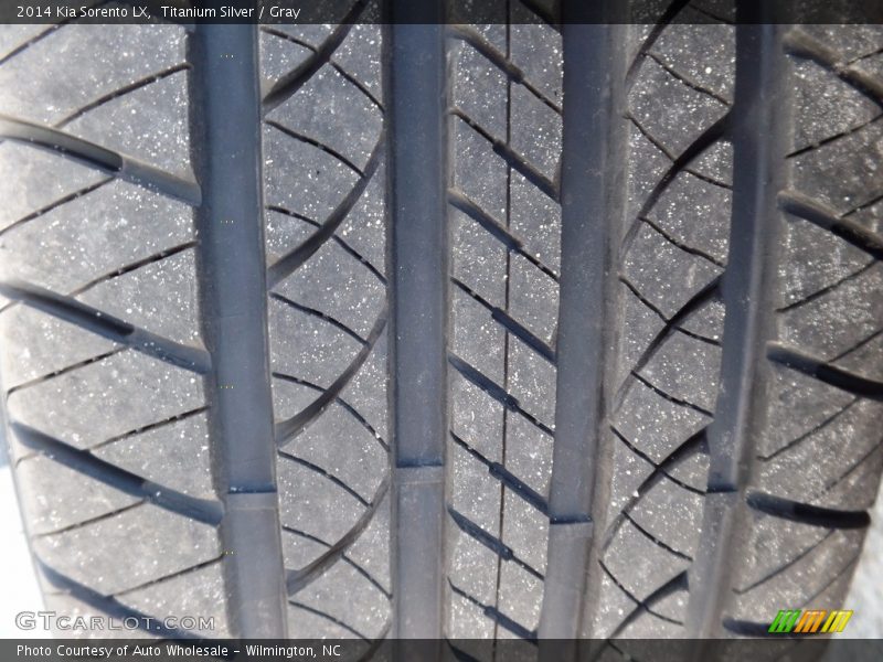 Titanium Silver / Gray 2014 Kia Sorento LX