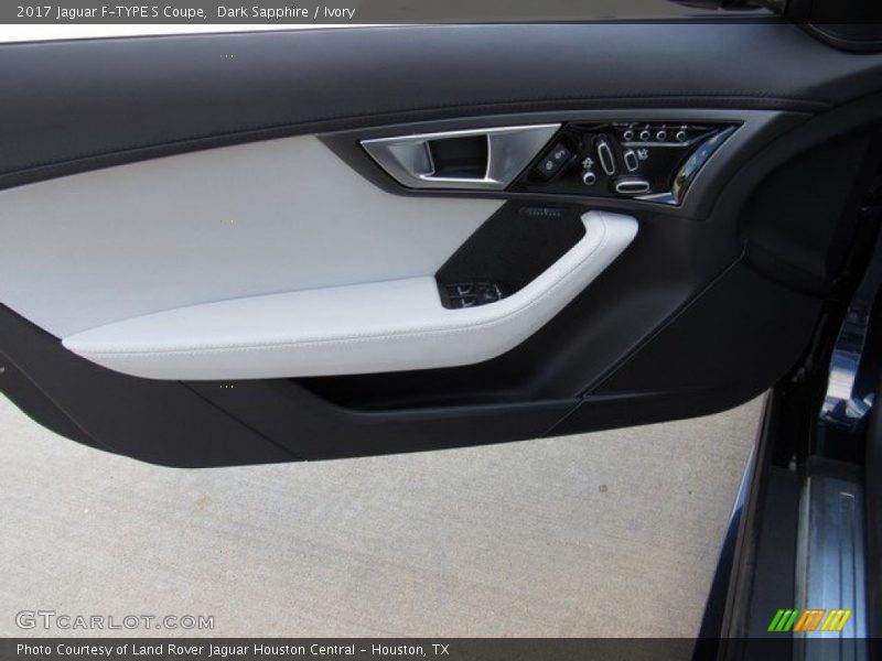 Door Panel of 2017 F-TYPE S Coupe