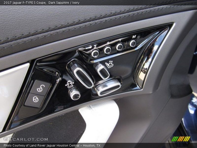 Controls of 2017 F-TYPE S Coupe