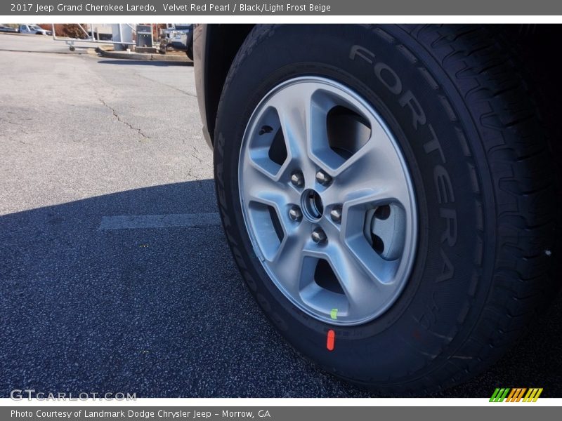 Velvet Red Pearl / Black/Light Frost Beige 2017 Jeep Grand Cherokee Laredo