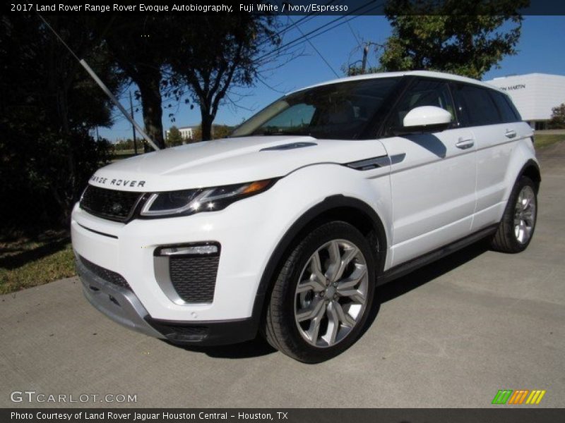 Front 3/4 View of 2017 Range Rover Evoque Autobiography